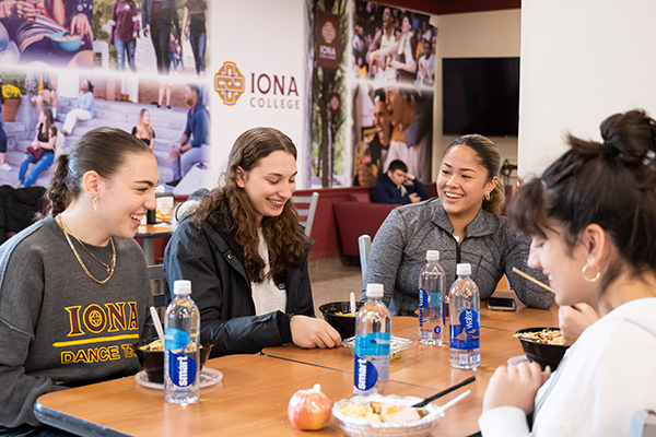Students enjoy lunch in the Vitanza Commons.