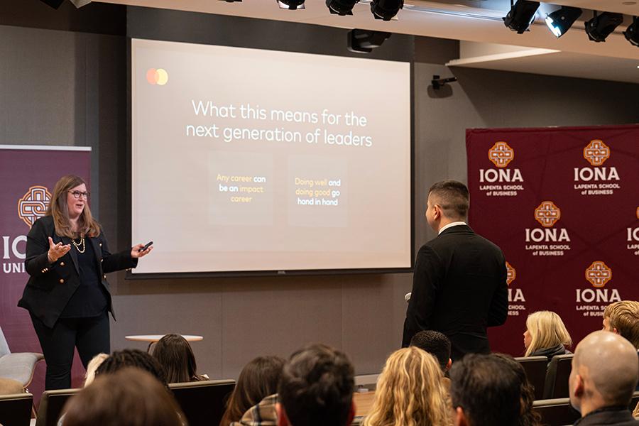 A student asks Ellen Jackowski a question.
