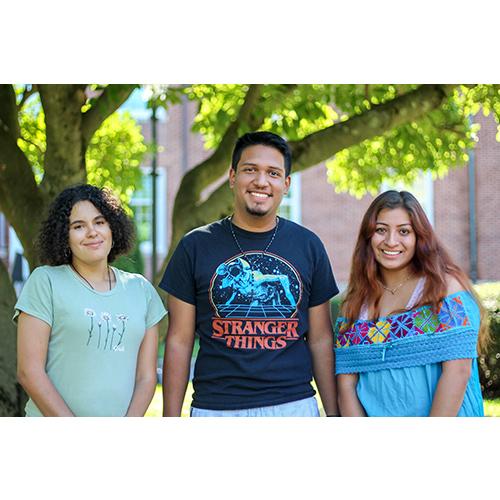 Gabrielle Rodríguez, Javier Raudales and Ashley Nuñez 