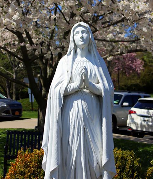 Mary Mother of God statue