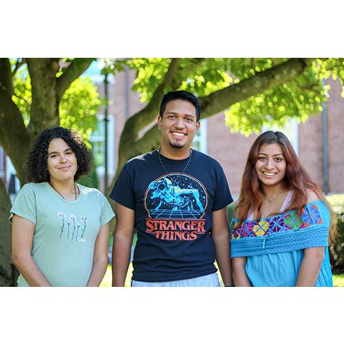 Gabrielle Rodríguez, Javier Raudales and Ashley Nuñez 