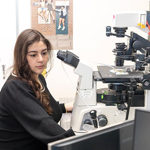 Jessica Said working in the laboratory.